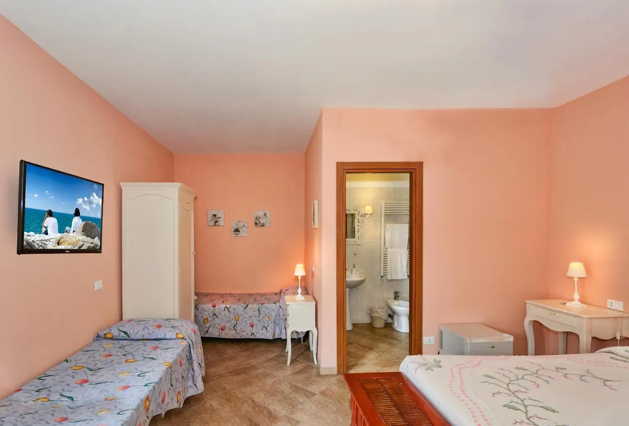 *** Guest house La Papaya Hotel Marina Di Pisa Italy