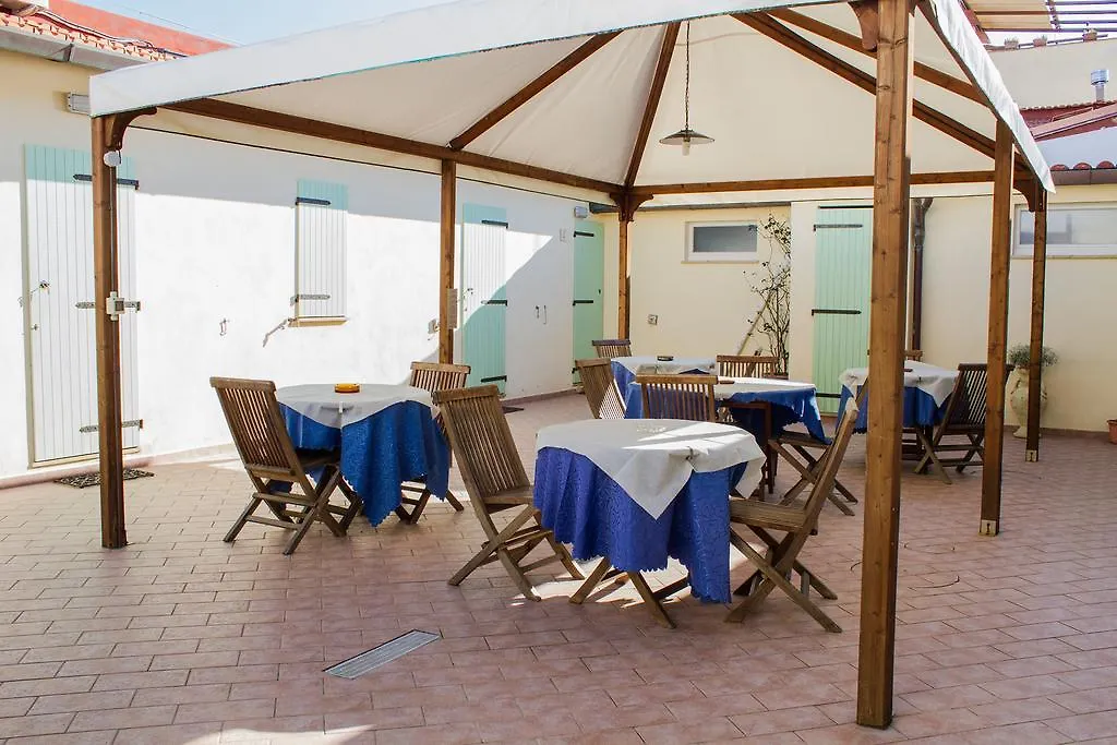 *** Guest house La Papaya Hotel Marina Di Pisa Italy