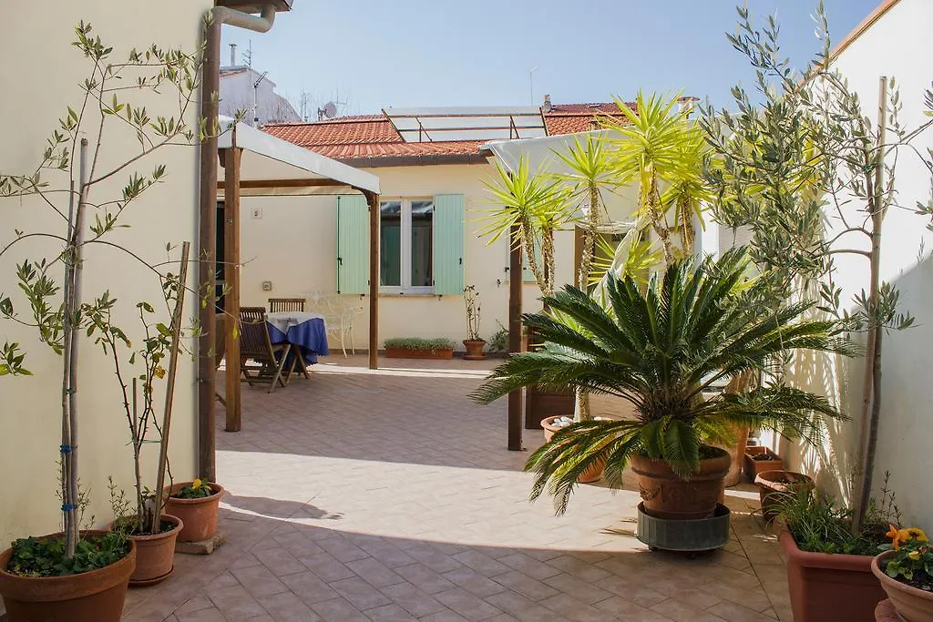 Guest house La Papaya Hotel Marina Di Pisa