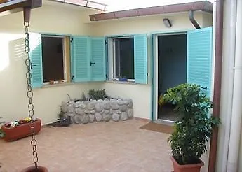 La Papaya Hotel Marina Di Pisa Guest house